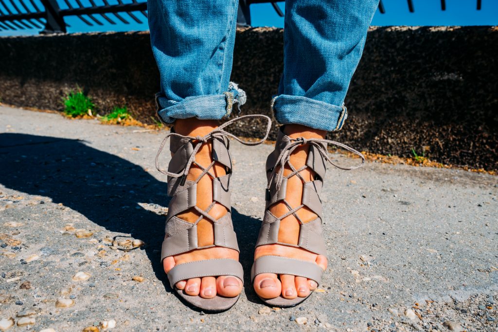 Luckey Alex Styling Ripped Jeans 3