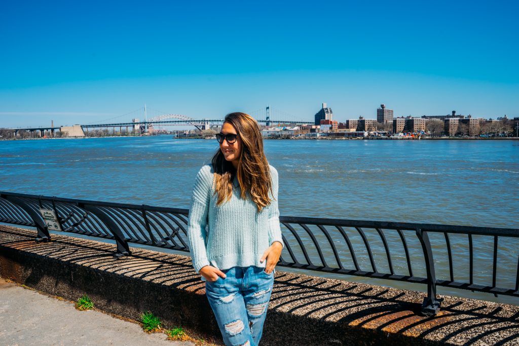 Luckey Alex Styling Ripped Jeans 4